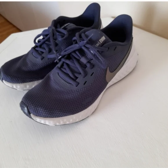 Nike Women's Blue Sneakers Size 7.5 - Picture 3 of 5